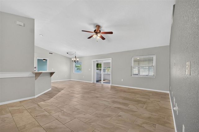 706 HIGHLAND CREST LOOP, Lake Wales, FL 33853