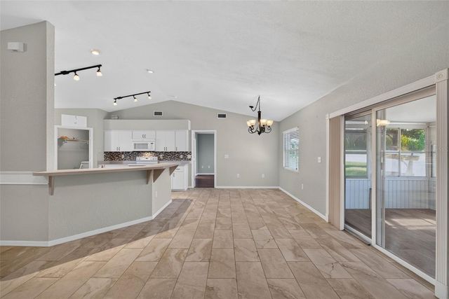 706 HIGHLAND CREST LOOP, Lake Wales, FL 33853