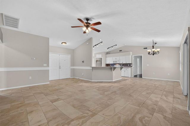 706 HIGHLAND CREST LOOP, Lake Wales, FL 33853