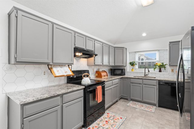 7129 Dee Cole Drive, The Colony, TX 75056