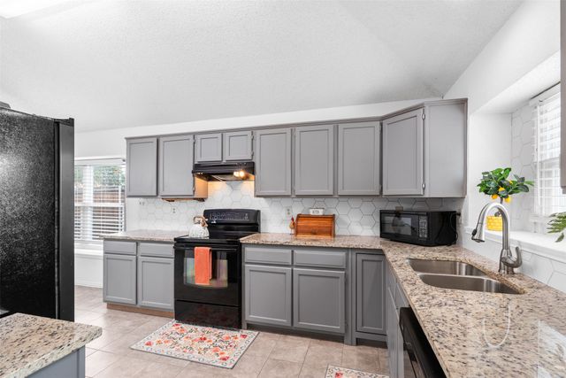 7129 Dee Cole Drive, The Colony, TX 75056