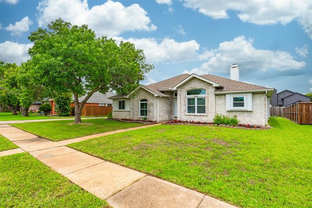 7129 Dee Cole Drive, The Colony, TX 75056