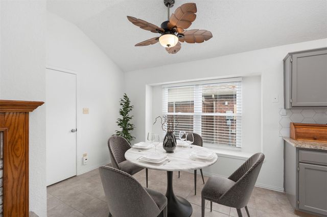 7129 Dee Cole Drive, The Colony, TX 75056