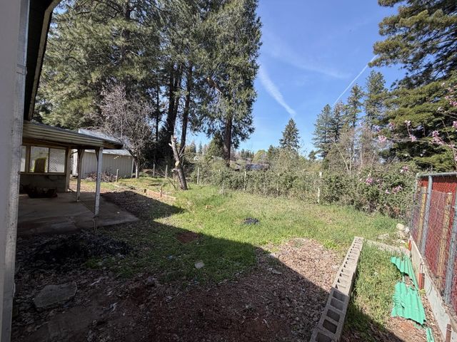10662 Dolores Dr, Grass Valley, CA 95945