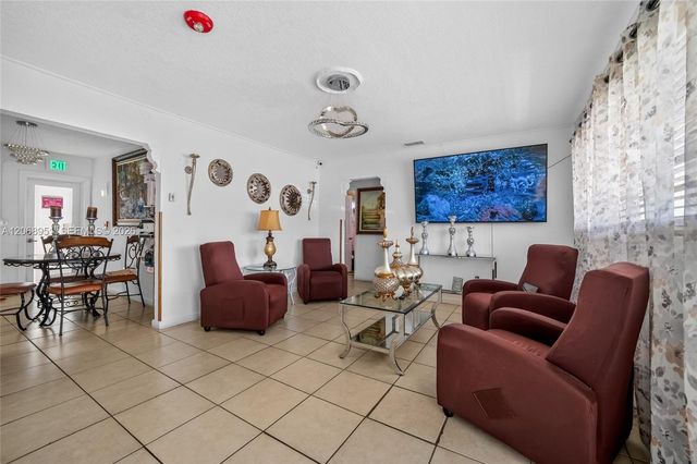 7151 SW 42nd Street, Miami, FL 33155
