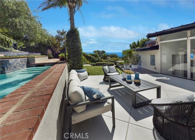 1961 San Remo Drive, Laguna Beach, CA 92651