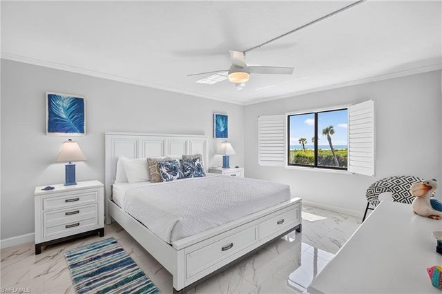 1919 Olde Middle Gulf DR 102, Sanibel, FL 33957