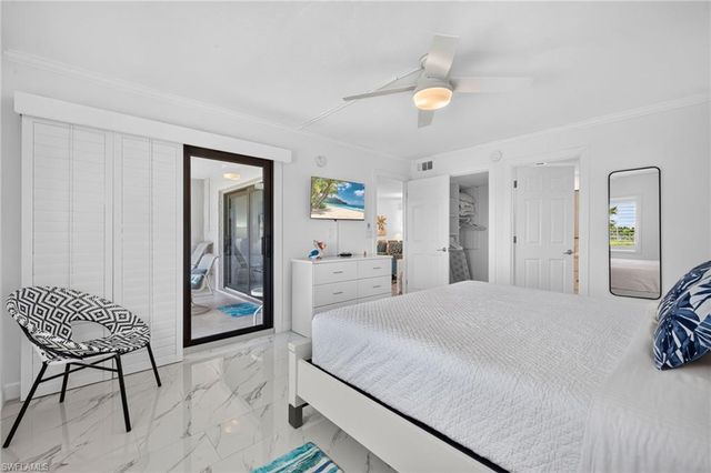 1919 Olde Middle Gulf DR 102, Sanibel, FL 33957