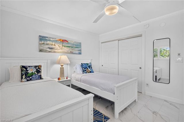 1919 Olde Middle Gulf DR 102, Sanibel, FL 33957