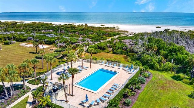 1919 Olde Middle Gulf DR 102, Sanibel, FL 33957