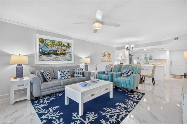 1919 Olde Middle Gulf DR 102, Sanibel, FL 33957