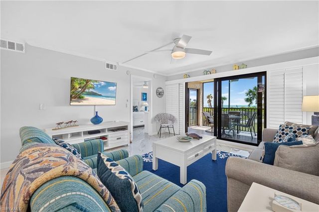 1919 Olde Middle Gulf DR 102, Sanibel, FL 33957