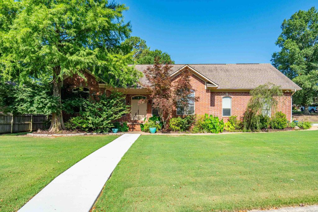 202 Bryan Paul Street, Hot Springs, AR 71901