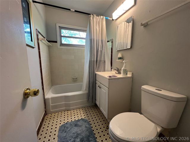 738 E 33rd Street N, Tulsa, OK 74106