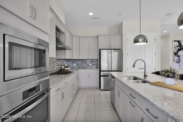 3033 BRETTUNGAR Drive, Jacksonville, FL 32246