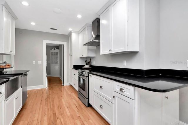 1003 E CLIFTON STREET, Tampa, FL 33604