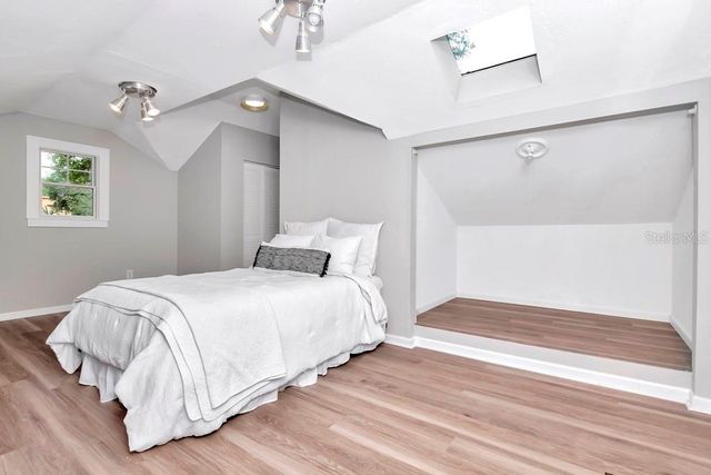 1003 E CLIFTON STREET, Tampa, FL 33604