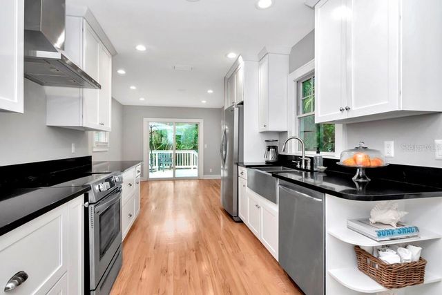 1003 E CLIFTON STREET, Tampa, FL 33604