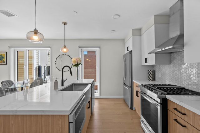 457 W Broadway 411, Boston, MA 02127