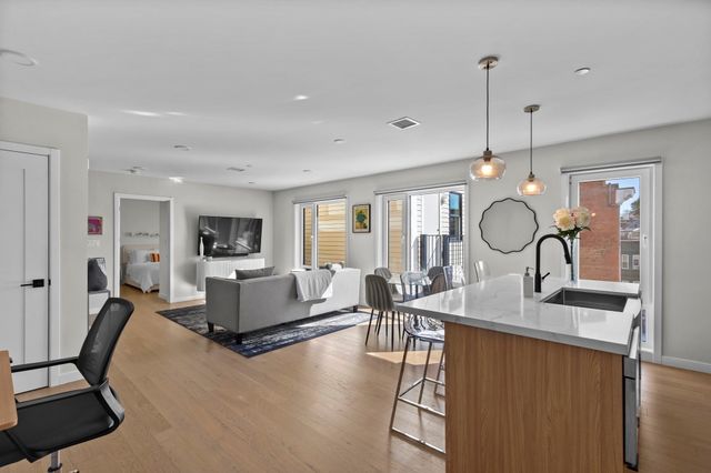 457 W Broadway 411, Boston, MA 02127