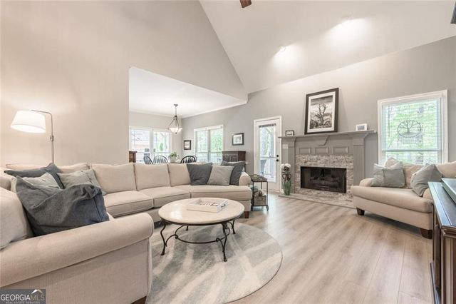 400 Shelli Lane, Roswell, GA 30075