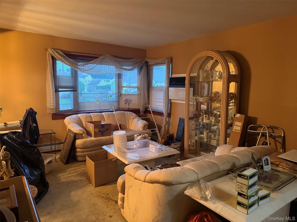 58 Curtis Place, Bethpage, NY 11714 — photo 2