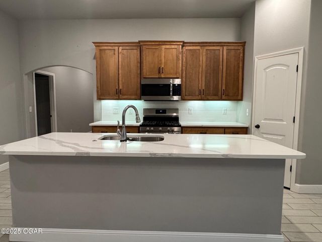 305 Ashmore Drive, Carl Junction, MO 64834