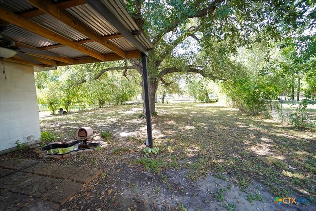 1005 E Polk Avenue, Victoria, TX 77901