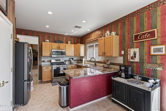 9511 N Twinkling Shadows Way, Tucson, AZ 85743