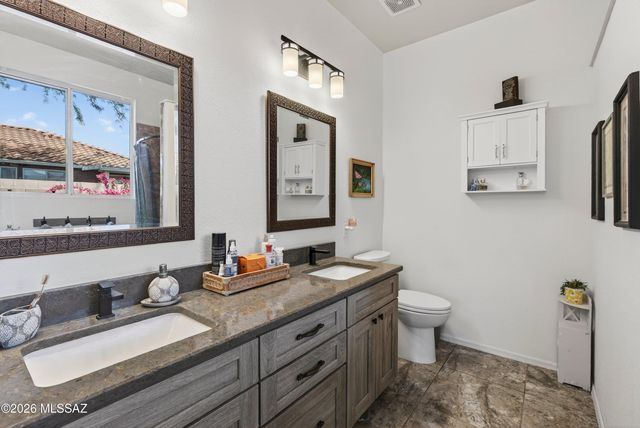 9511 N Twinkling Shadows Way, Tucson, AZ 85743