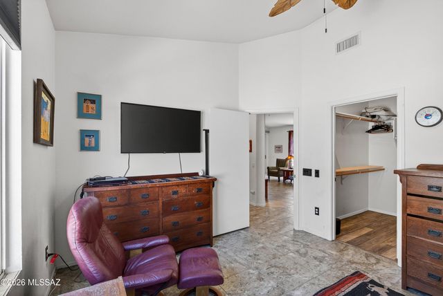 9511 N Twinkling Shadows Way, Tucson, AZ 85743