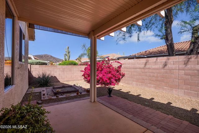 9511 N Twinkling Shadows Way, Tucson, AZ 85743