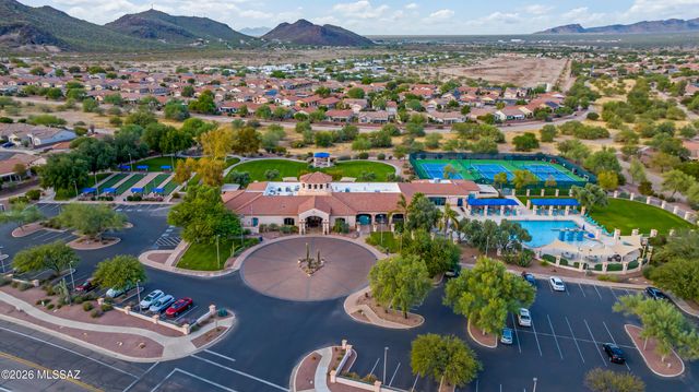 9511 N Twinkling Shadows Way, Tucson, AZ 85743