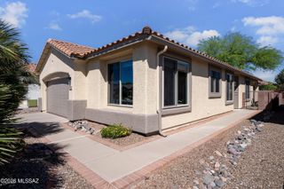 9511 N Twinkling Shadows Way, Tucson, AZ 85743