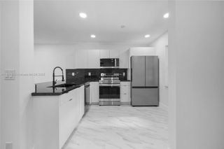 5790 Stirling Rd 112, Hollywood, FL 33021