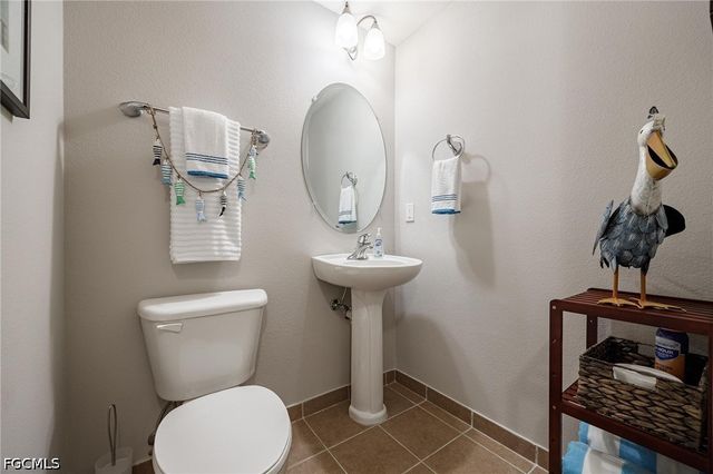 2825 Palm Beach BLVD 210, Fort Myers, FL 33916