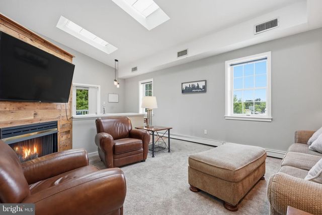 2810 LIMEKILN PIKE, Glenside, PA 19038