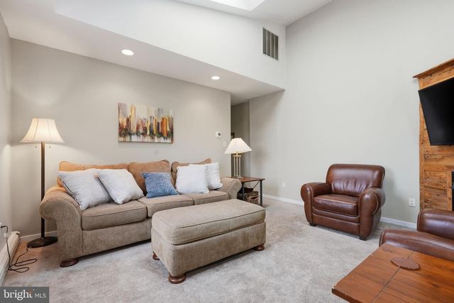 2810 LIMEKILN PIKE, Glenside, PA 19038