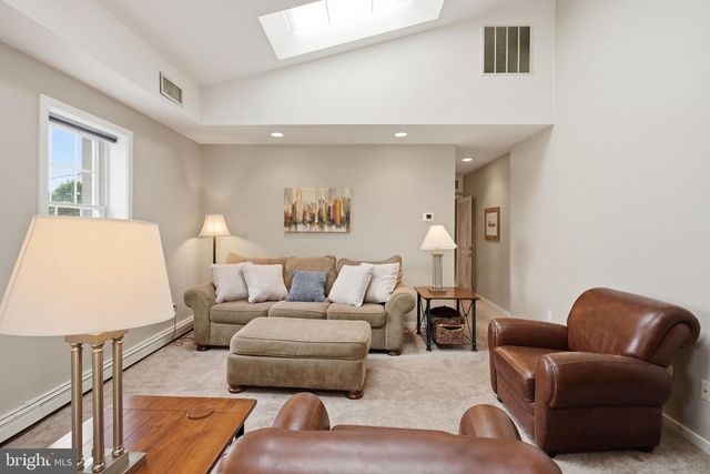 2810 LIMEKILN PIKE, Glenside, PA 19038