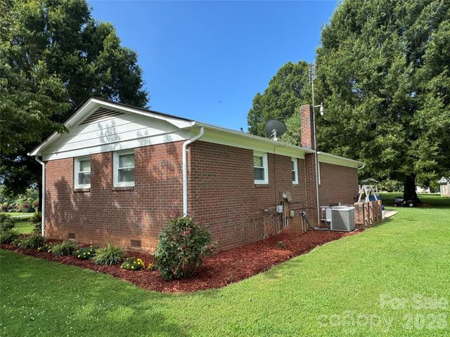 5107 Anderson Mountain Road, Maiden, NC 28650