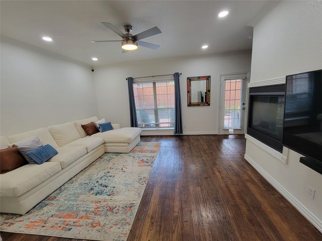 4263 Towne Lake Court, Irving, TX 75061