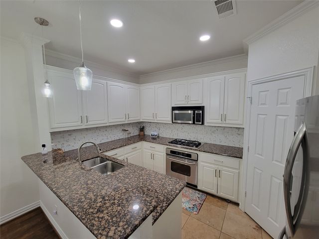 4263 Towne Lake Court, Irving, TX 75061