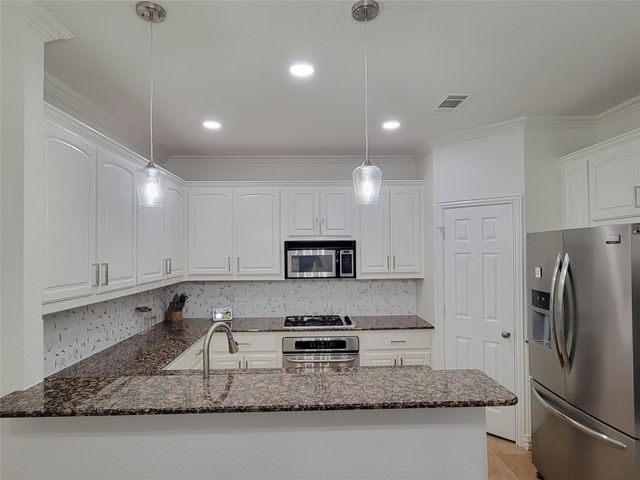 4263 Towne Lake Court, Irving, TX 75061