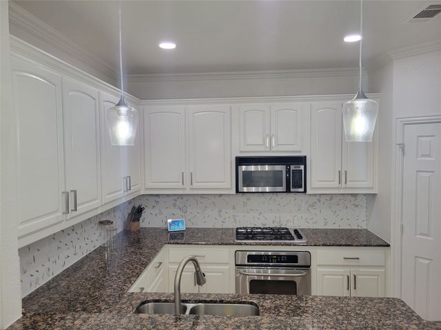 4263 Towne Lake Court, Irving, TX 75061