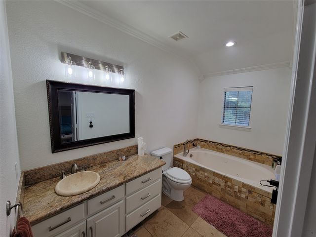 4263 Towne Lake Court, Irving, TX 75061