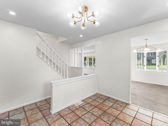 17 BRIARCREEK DR, Voorhees, NJ 08043