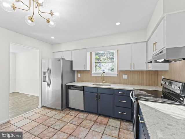 17 BRIARCREEK DR, Voorhees, NJ 08043