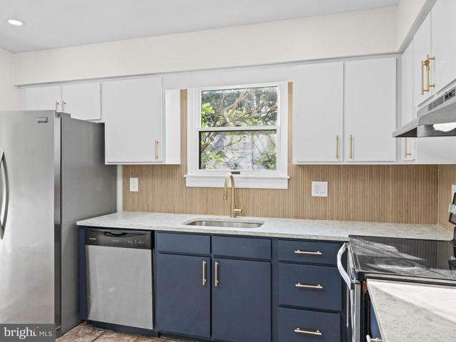 17 BRIARCREEK DR, Voorhees, NJ 08043