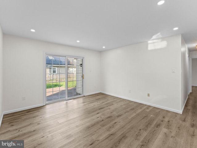 17 BRIARCREEK DR, Voorhees, NJ 08043