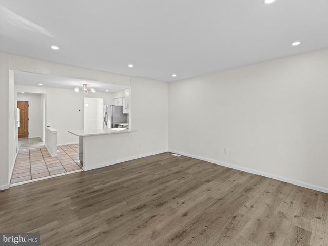 17 BRIARCREEK DR, Voorhees, NJ 08043